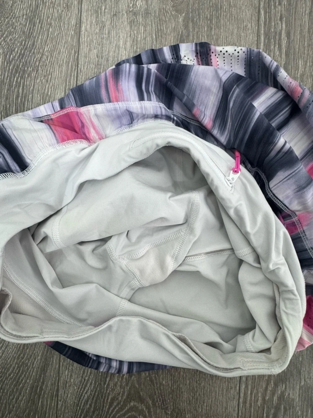 Lululemon Colorful Tennis Golf Skort Size 6 EUC Athletic Running Skirt